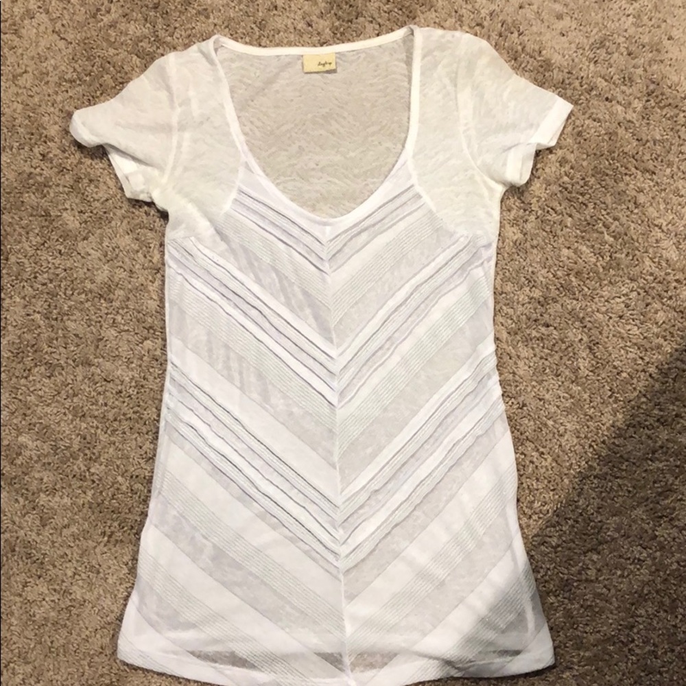 White t shirt with detailing